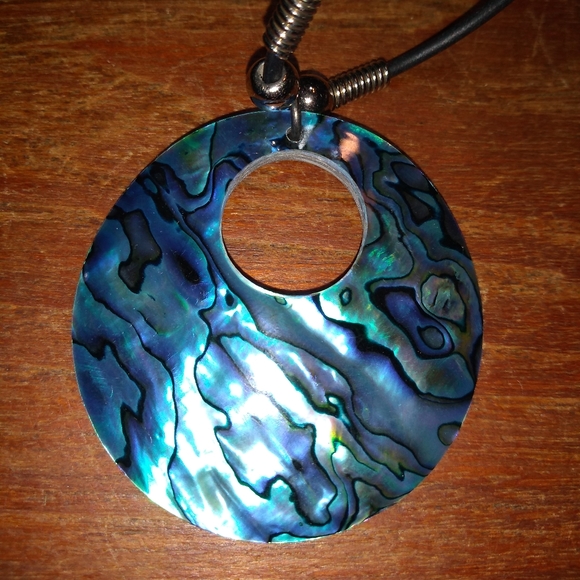 Stunning Vintage Necklace with Blue Abalone Colour Pendant & Matching Ea… - Picture 4 of 7